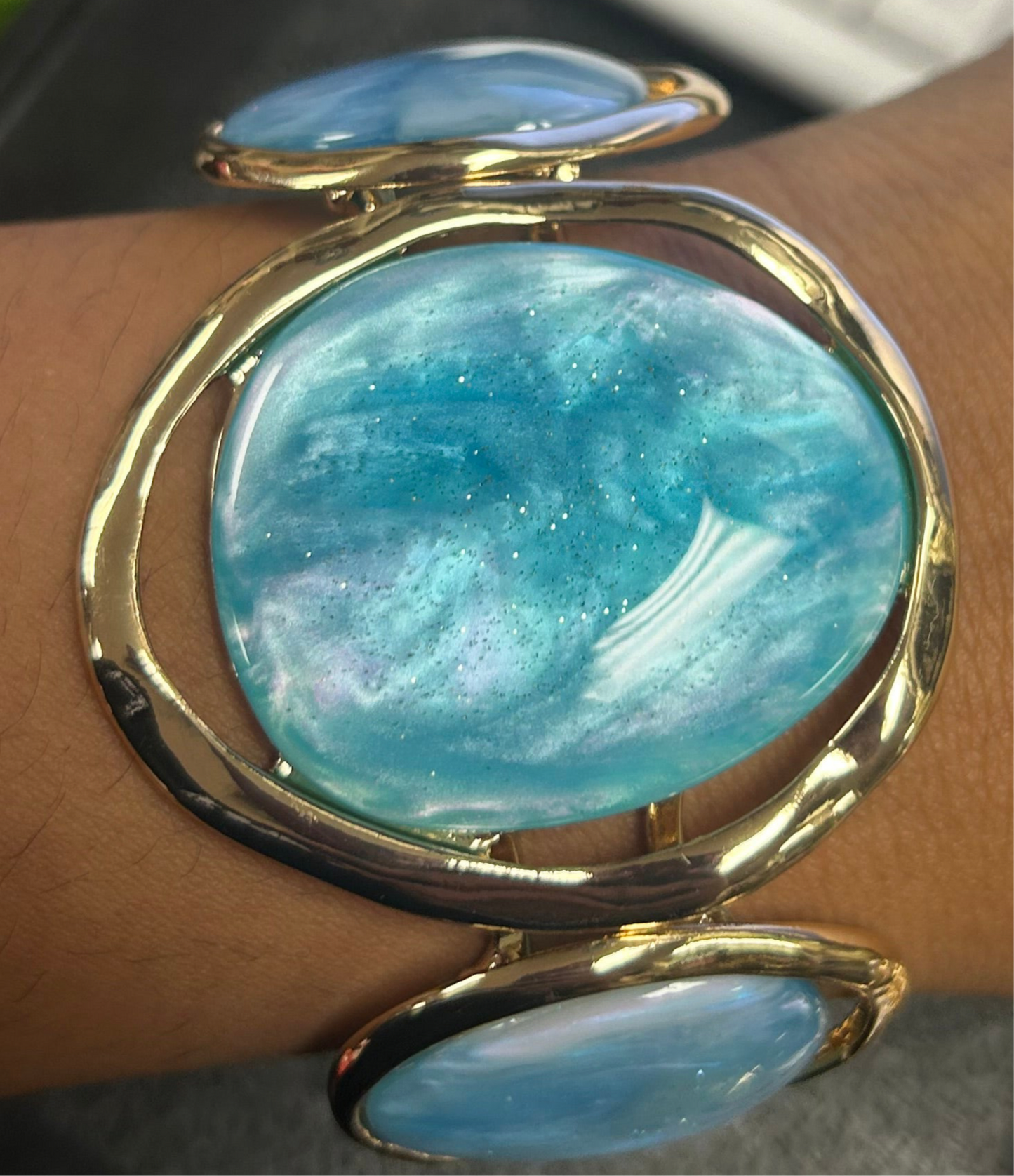 THREE COLORED STONE CUFF 4650 1066CLR