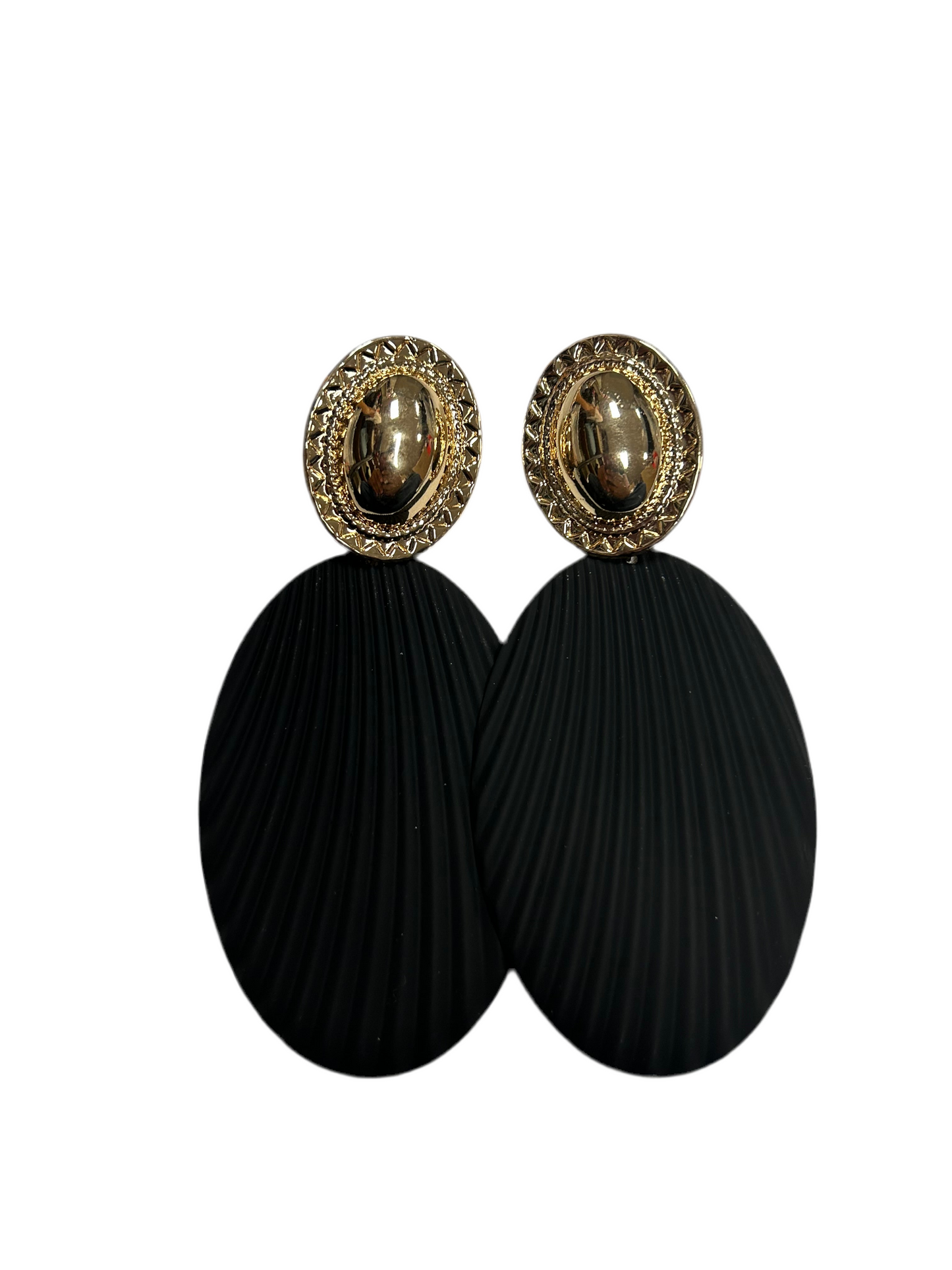RUFFLED SHELL EARRINGS 7/25/25