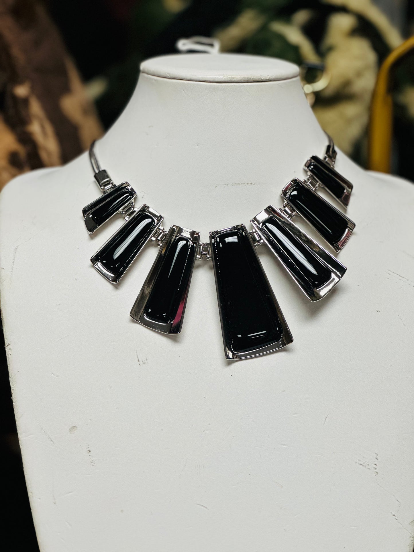 RECTANGLE STATEMENT NECKLACE - 333
