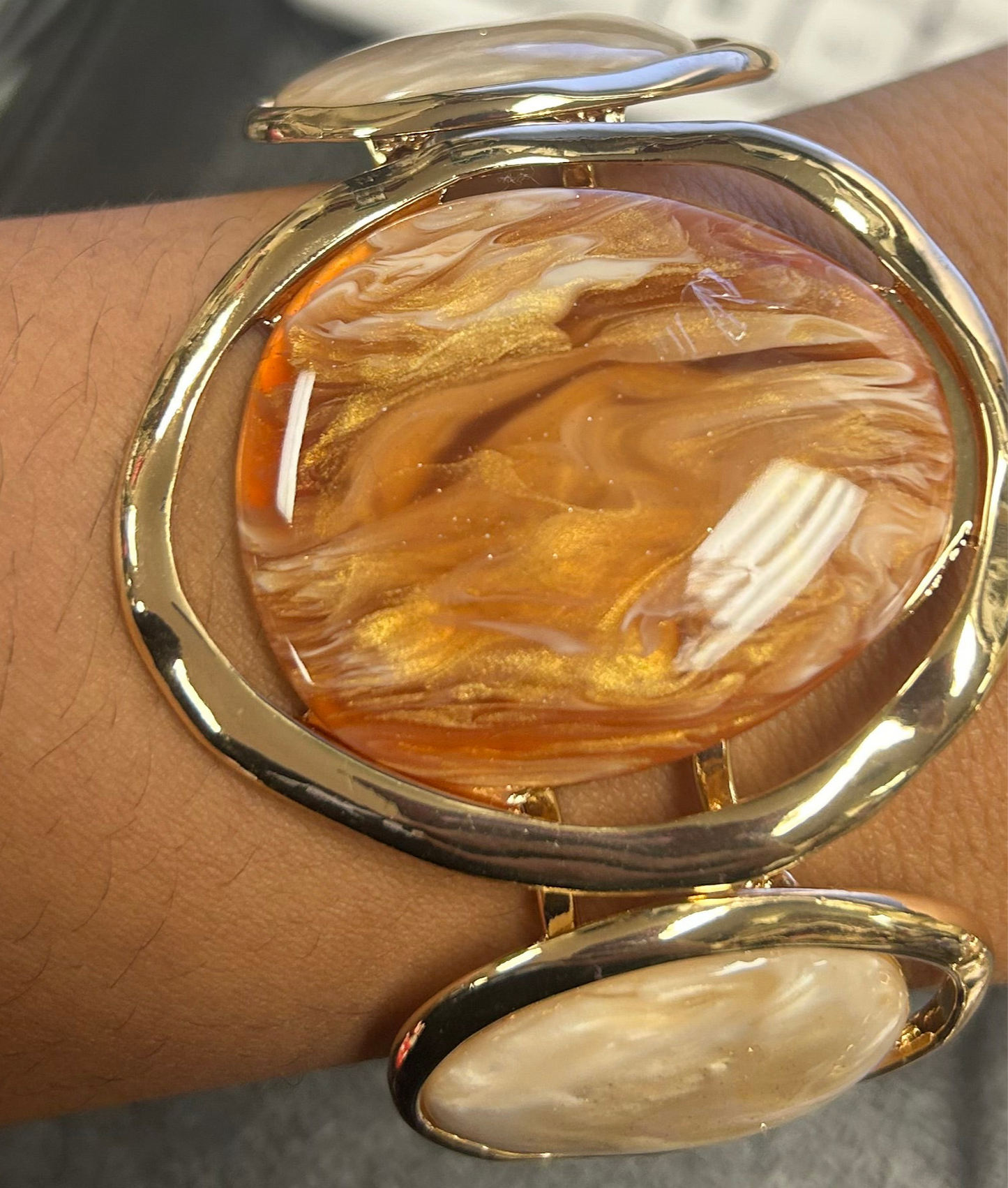 THREE COLORED STONE CUFF 4650 1066CLR