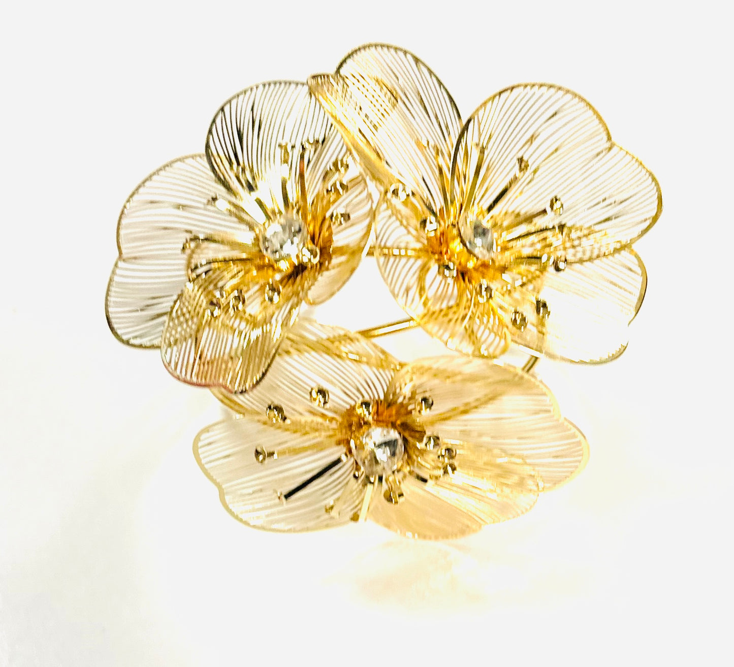 GOLD FLOWER 3D CUFF 1063CLR 4812