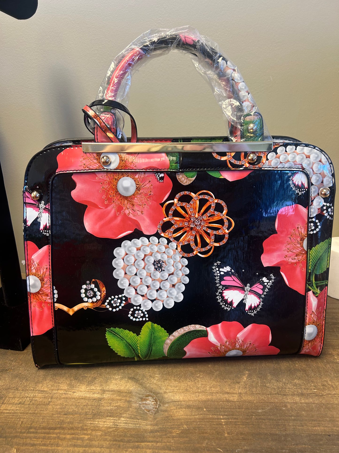 PEARL BUTTERFLY HANDBAG