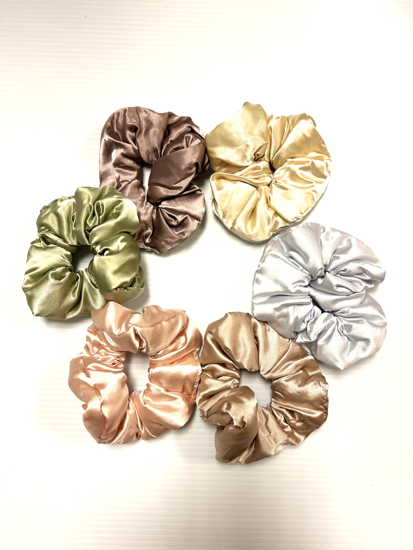 PASTEL PUFFER SCRUNCHIES SET of 4