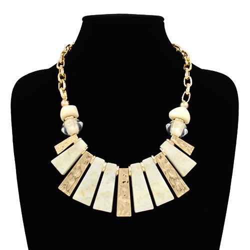SPIKE NECKLACE
