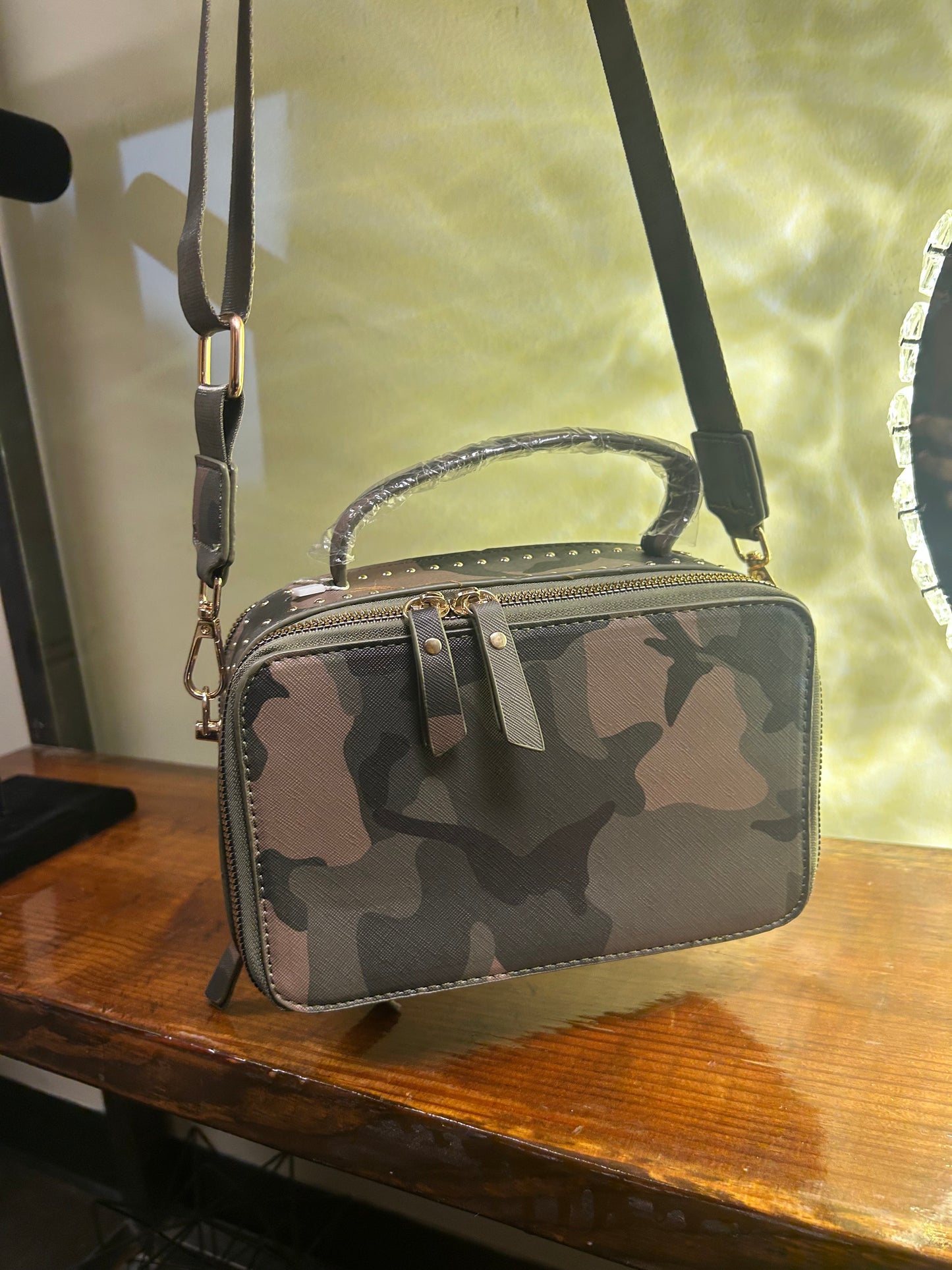 STUDDED SQUARE XBODY