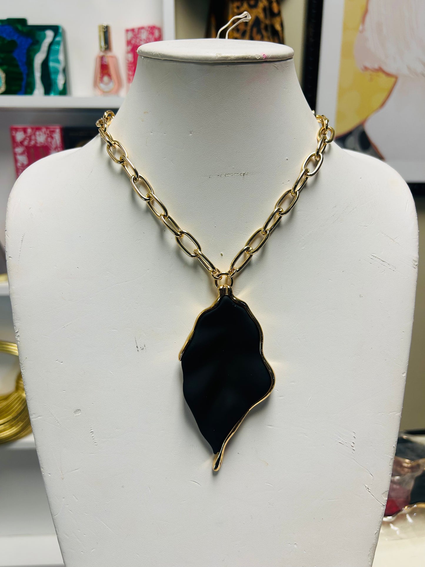 GOLD HOSTESS TRIM STONE NECKLACE 0154