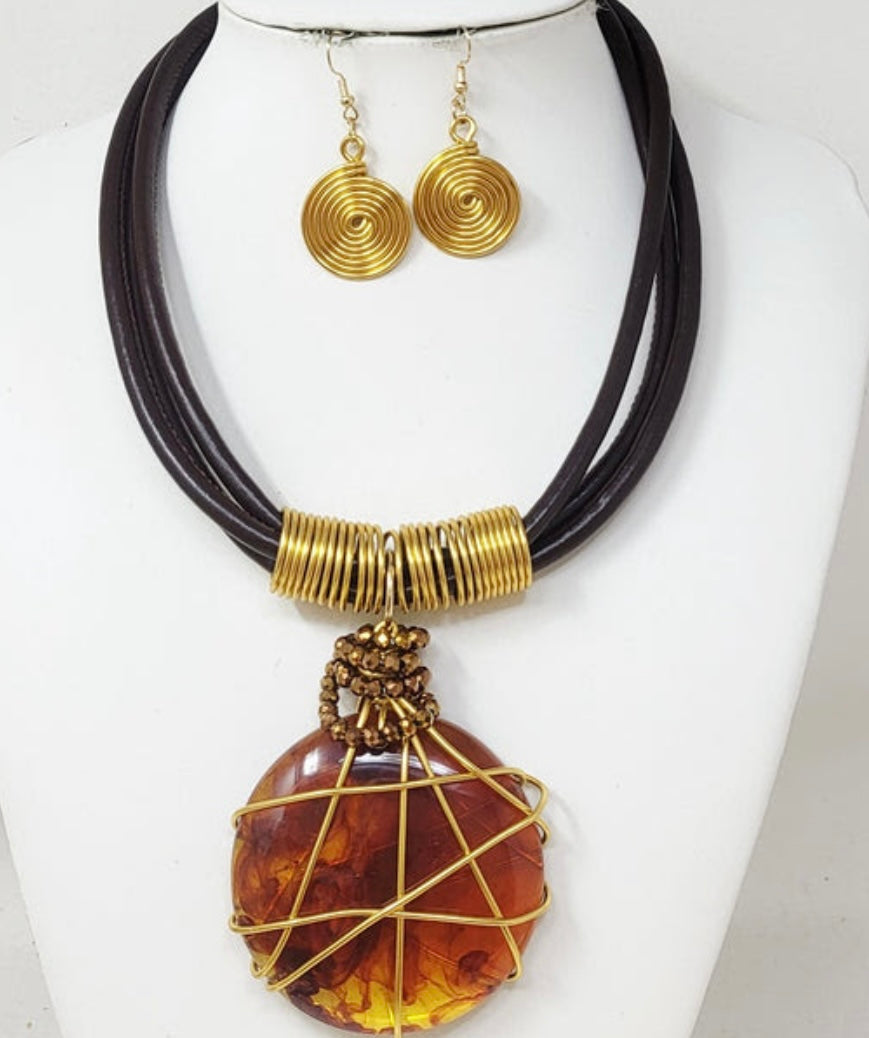 UNIQUE SWIRL PENDANT NECKLACE 4376