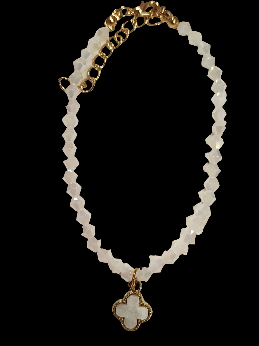 CLOVER BEADED BRACELET 0121