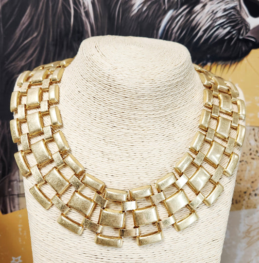 Matte Jennifer Necklace Set