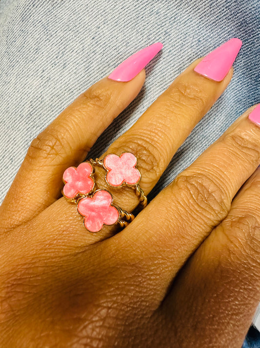 COLORFUL CLOVER RING 8/28/25