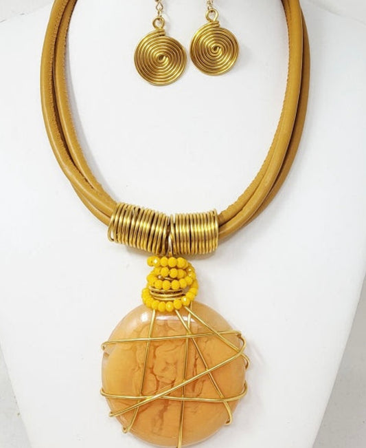 UNIQUE SWIRL PENDANT NECKLACE 4376