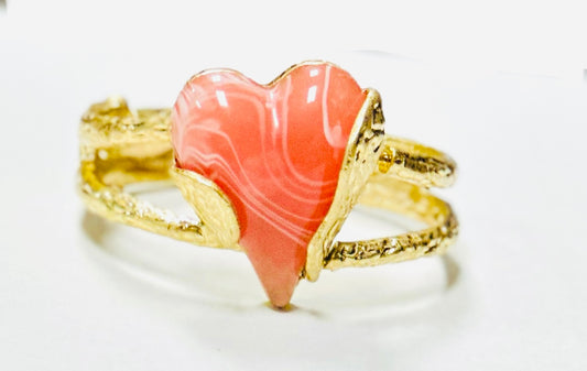 MARBLE HEART - GOLD HAMMERED CUFF