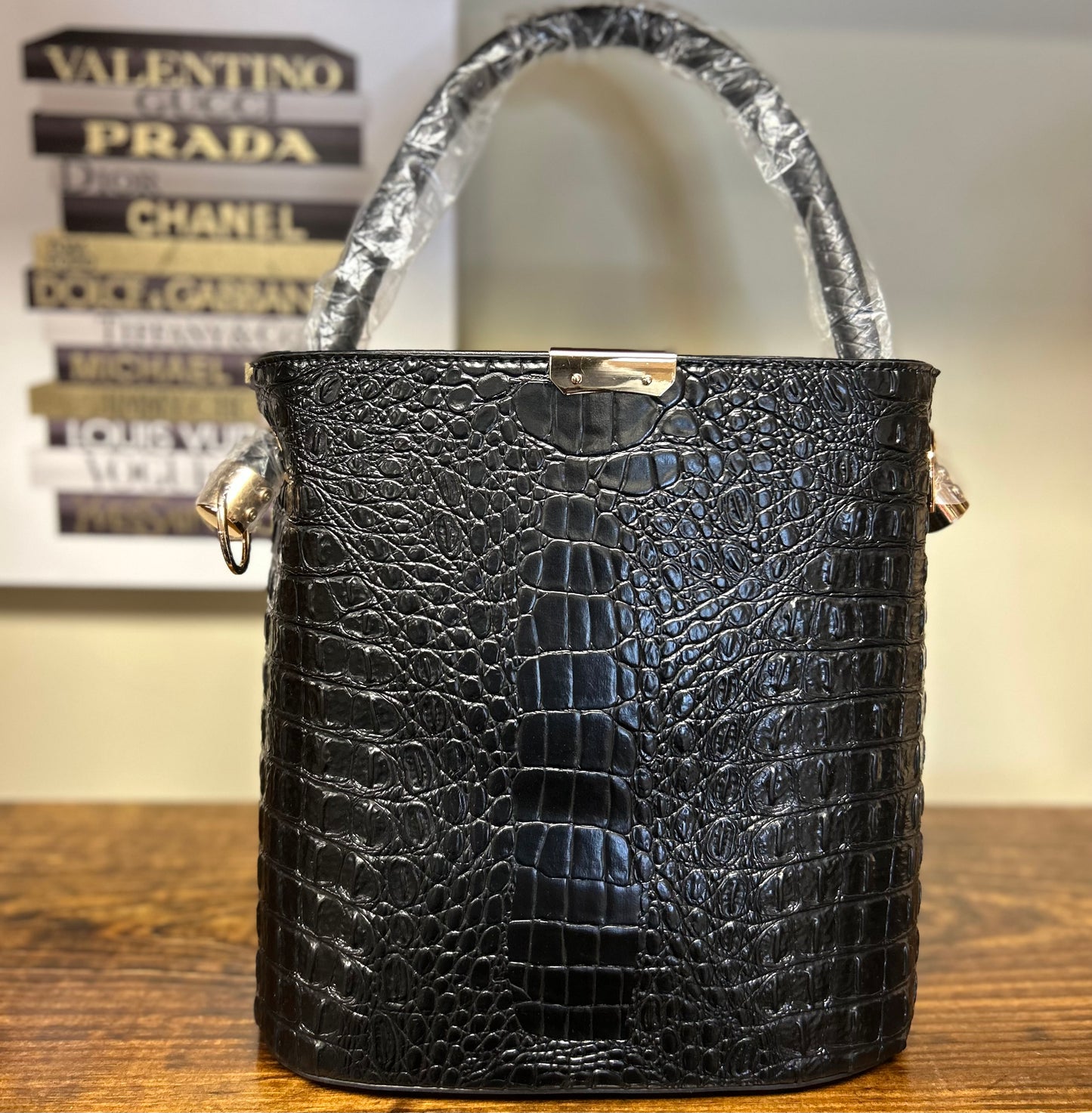 GATOR BUCKET HANDBAG & WALLET