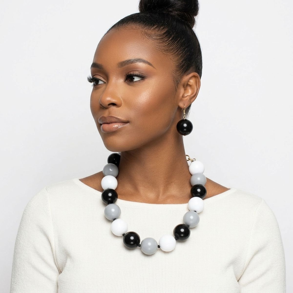 Mod Style Tricolor Black Tone Chunky Bead Necklace